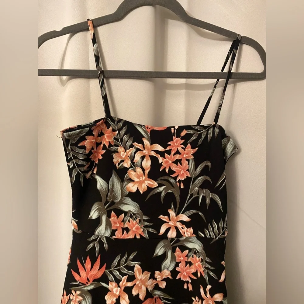 Beautiful floral dress *Nwot - Picture 4 of 5